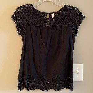 Short sleeve lacy blouse